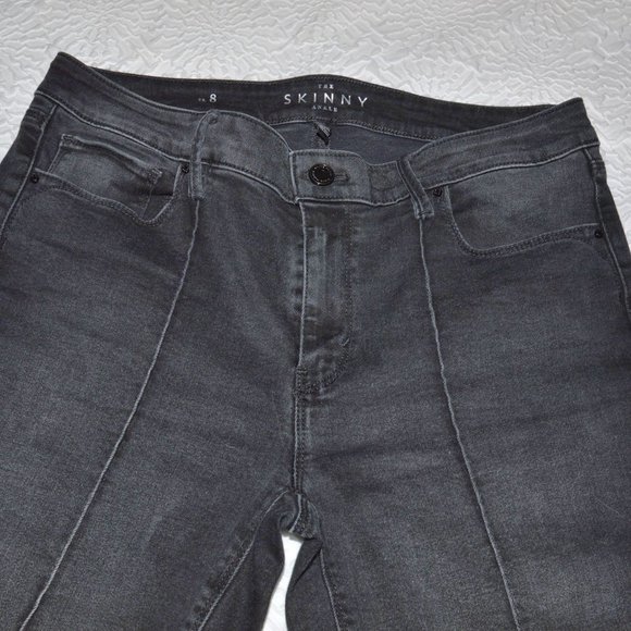 WHBM Pintuck Skinny Ankle Jean - Picture 5 of 9
